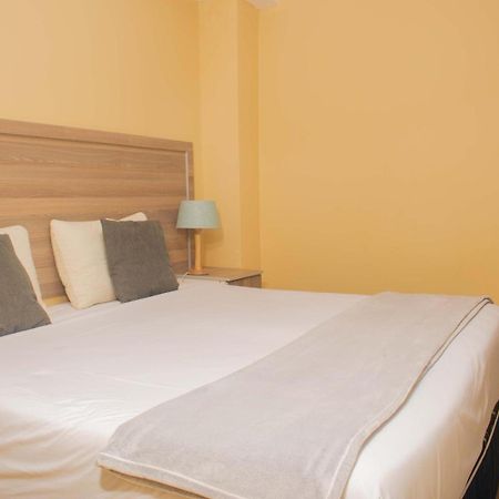 River-Ridge Guest House กาโบโรเน ภายนอก รูปภาพ