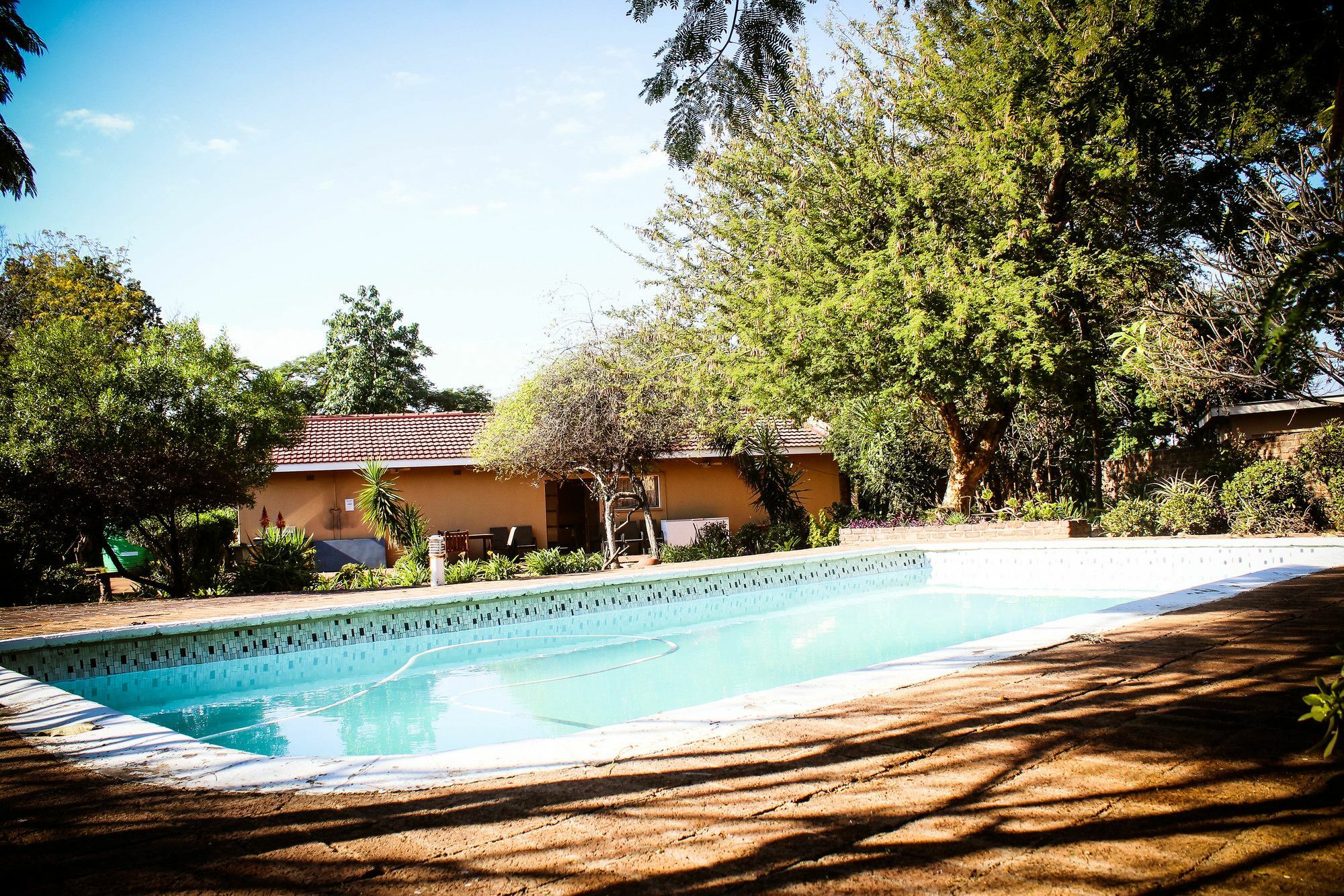 River-Ridge Guest House กาโบโรเน ภายนอก รูปภาพ